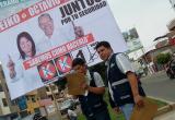 En algunos casos evitaron la colocación de los carteles, en otros no. Foto: Trujillo en Línea