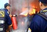 Incansables esfuerzos realizaron los miembros de IRAM y los bomberos del Compañía nº. 26. Foto: Trujillo en Línea