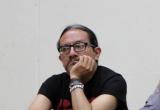 Artista a la espera de que aprueben su muestra. Foto: Trujillo en Línea