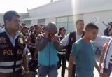 Fueron escoltados por la policía para evitar que escapen. Foto: PNP