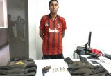 Sujeto aseguró que objetos pertenecen a un hampón conocido como Gemelo. Foto: PNP