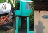 Dinamita y calcomanía se hallaron en esta vivienda. Foto: PNP