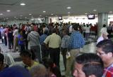 Los fonavistas de La Libertad formaron largas colas para poder cobrar sus aportes. (Foto Internet)