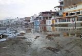 Hoteles y viviendas de Huanchaco fueron afectadas por el oleaje. En total son 300 familias afectadas en los balnearios del litoral trujillano. (Foto Andina)