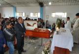 Misa de cuerpo presente se realizó con una congregación masiva de pobladores. Foto: Cortesía
