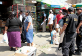 Operativo en el mercado Palermo, en el que se encontraron más de medio centenar de animales. (Foto MPT)