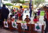 Los niños especiales pintaron en la plaza de armas de Chimbote.