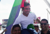 Piccolo Clemente es recibido por una multitud a su llegada a Trujillo. (Foto Trujilloenlinea.pe)