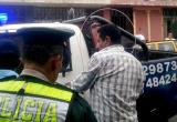 Este sujeto quería que le paguen para devolverle la licencia de conducir a su propietario. (Foto MPT)