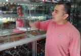 Agraviado señala ausencia de su mercadería. Foto: Trujillo en Línea