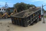 Unidad quedó atrapada por casi una hora. Foto: Trujillo en Línea
