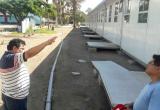 Gerente llegó a supervisar instalación de aulas prefabricadas y colegios. Foto: Trujillo en Línea