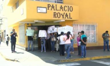 Hicieron plantón afuera de casino. Foto: Trujillo en Línea