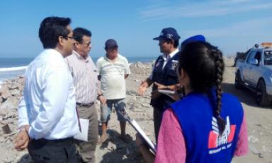 Comisionada de la Defensoría del Pueblo llegó a verificar estado de las familias. Foto: Trujillo en Línea