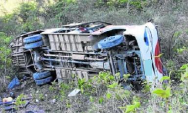 Dos muertos y un herido ha dejado la volcadura de un camión en la vía a Pataz. (Foto referencial)