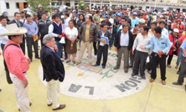 Autoridad recibió a rondas campesinas en el local del Gobierno Regional de La Libertad. (Foto: Facebook)