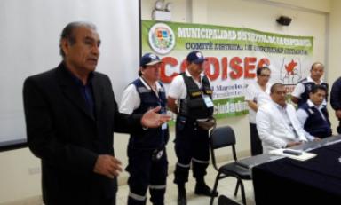 El alcalde de La Esperanza, Daniel Marcelo,explica el impacto que tendría El Niño en el distrito. (Foto Trujilloenlinea.pe)