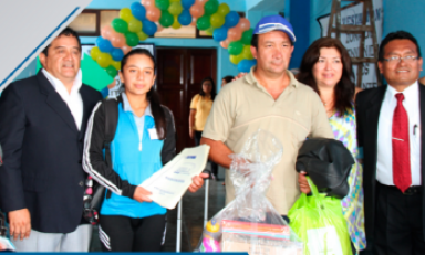 Las autoridades de Educación dieron la bienvenida a los 100 alumnos que estudiarán en el COAR La Libertad. (Foto cortesía GRLL)