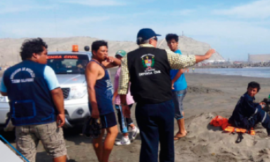 Las autoridades regionales verificaron esta mañana los daños ocasionados por la naturaleza en las diferentes playas de Trujillo. (Foto GRLL)