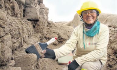 María Mercedes tiene 60 años y trabaja con esmero por preservar el patrimonio cultural de esta región. (Foto: La República)