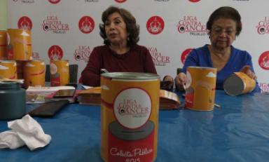 Miembros del comité de damas de la Liga de Lucha Contra el Cáncer de Trujillo.
