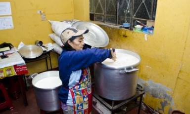 Niños beneficiarios del programa Vaso de Leche permanecen sin alimentos desde el 18 de agosto. (Foto: Difusión)