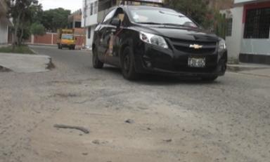 Calles presentan verdaderos cráteres. Foto: Trujillo en Línea