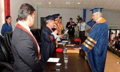 El destacado politólogo Francisco Miró Quesada Rada fue presentado como rector de la UCV. (Foto cortesía)