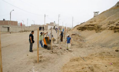 En el desalojo participaron más de 50 personas, las que luego cercaron la zona. (Foto: Ministerio de Cultura)
