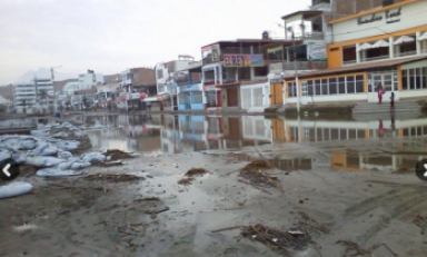 Hoteles y viviendas de Huanchaco fueron afectadas por el oleaje. En total son 300 familias afectadas en los balnearios del litoral trujillano. (Foto Andina)