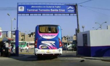 Terminal Santa Cruz genera desorden en la zona. Foto: Saimt