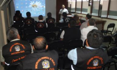 Trabajadores municipales recibieron charla. (Foto: Difusión)