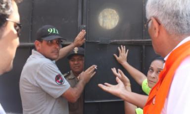 Evitaron el ingreso de personal edil. Foto: Trujillo en Línea