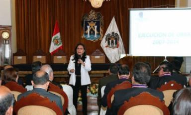 Gloria Montenegro, alcaldesa saliente de Trujillo, dio un informe de su gestión a la ciudadanía.
