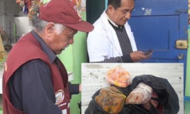 Alimentos se distribuían en estudiantes. Foto: Trujillo en Línea