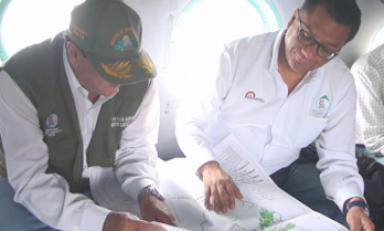 Ministro de Agricultura abordó helicóptero del Ejército Peruano. (Foto Trujilloenlinea.pe)