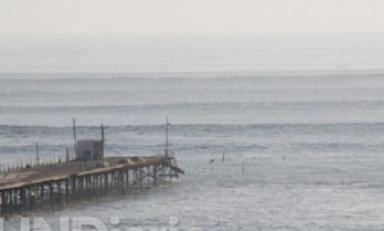 Por lo menos 60 metros de la infraestructura del muelle de Pacasmayo se cayó debido al impacto de una ola. (Foto UN Diario)
