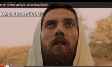 El director cinematográfico Óscar Parra estrenó la película "La espina de Dios", que narra la vida de Jesucristo.