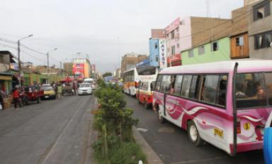 Av. Vallejo es un dolor de cabeza para conductores. Foto: Trujillo en Línea