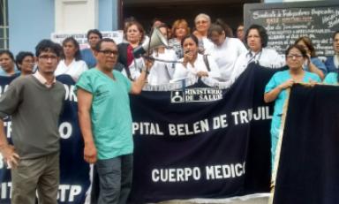 Acataron plantón en puerta de jirón Bolívar. Foto: Trujillo en Línea