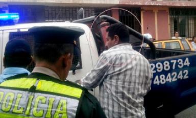 Este sujeto quería que le paguen para devolverle la licencia de conducir a su propietario. (Foto MPT)