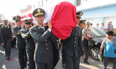 Familiares, amigos y colegas del agente expresaron su dolor por la partida. (Foto: Facebook)