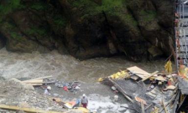 Puente cayó hace una semana. (Foto: HuarmeyPeru / Referencial)