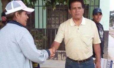 Ciudadano pidió vacancia de alcalde Roland Aldea, argumentando que hizo cobros indebidos a municipio. (Foto: Facebook)