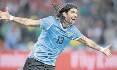 "El loco" Sebastián Abreu sería el nuevo refuerzo del equipo trujillano UCV.(Foto Internet)