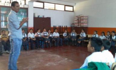 Coprosec y Seguridad Ciudadana de Trujillo están llevando charlas al colegio. (Foto MPT)