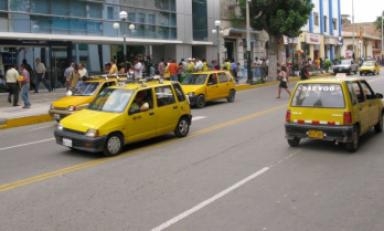 Los taxistas incrementaron sus tarifas aprovechan el eventual desabastecimiento de GLP.