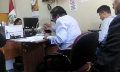 Agente saldrá en libertad mientras se le investigue. Foto: Trujillo en Línea