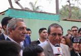 Espinoza junto a Óscar Benavides, actual titular de la Ampe, en juramentación realizada ayer por la tarde. (Foto: Señal Alternativa)
