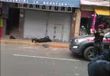 Policía analizando explosivo. Foto: Trujillo en Línea